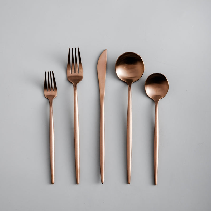 20-Piece Minimalist Cutlery Set in Matte Gold – Elegant Stainless Steel Dining Utensils for Everyday and Special Occasions 11