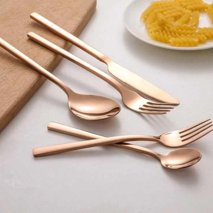 30-Piece Modern Cutlery Set for 6 – Ergonomic Stainless Steel Flatware in Gold, Black, Silver, and Rose Gold 5