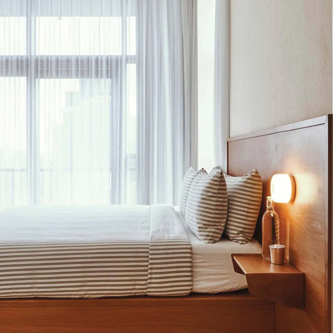 Compact LED Wall Lamp - Modern Acrylic and Aluminium Sconce Light for Indoor Wall Lighting 5