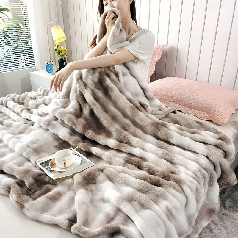 Cozy Coral Fleece Blanket β Soft Fluffy Throw for All Seasons, Perfect for Bed, Sofa, and Outdoor Use 5