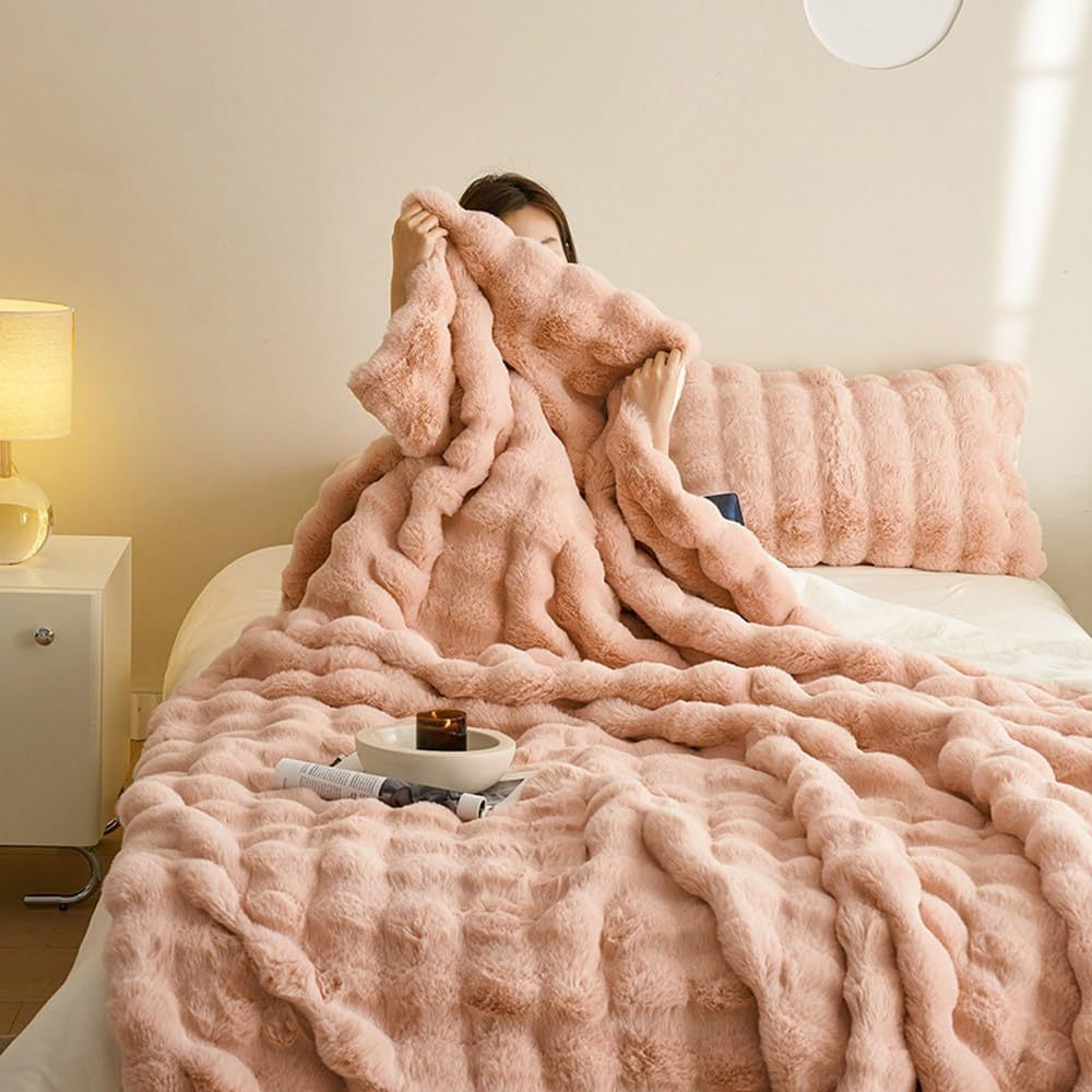 Double-Sided Fleece Blanket - Soft Faux Rabbit Fleece Throw for All Seasons, Warm and Cozy 3