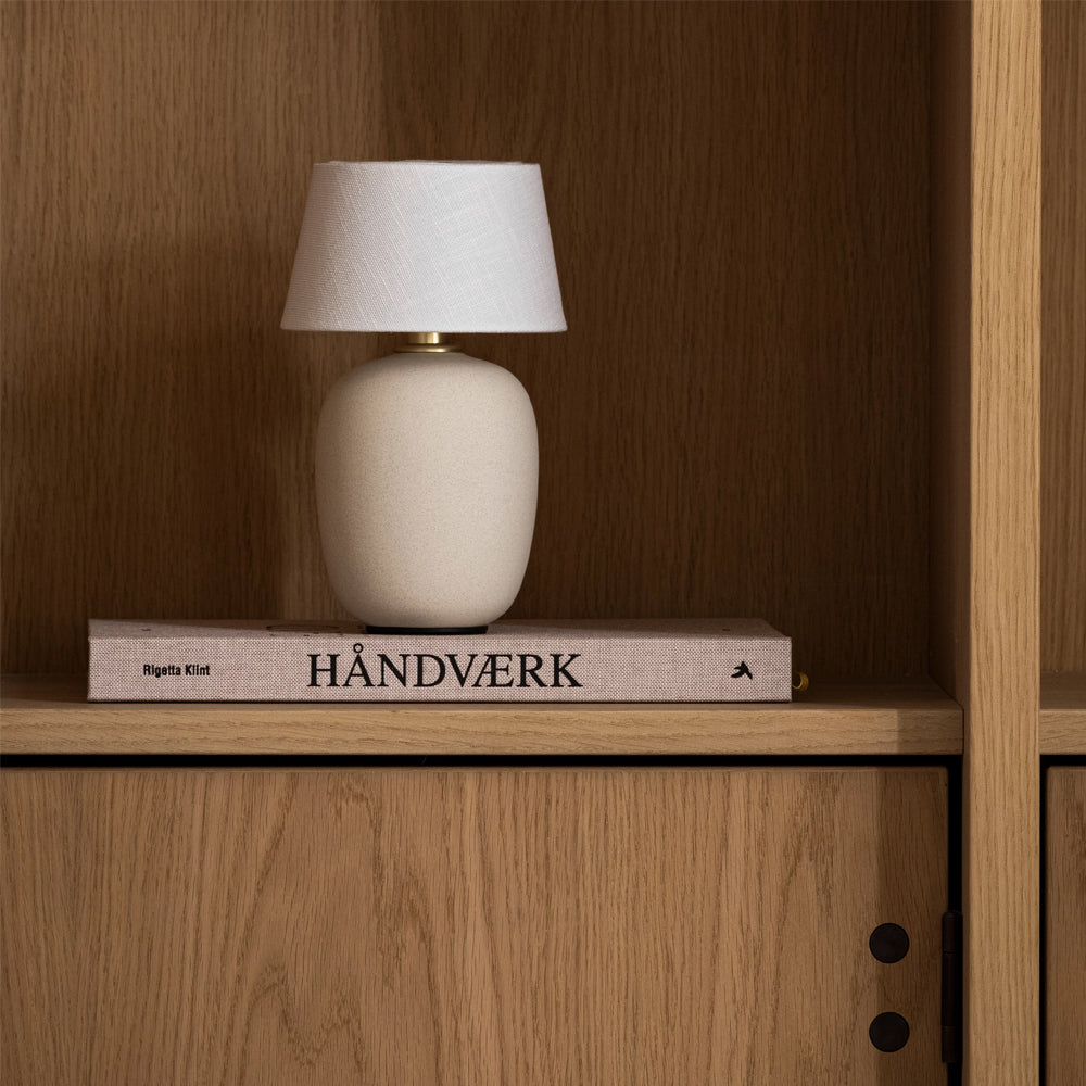 Elegant Ceramic Table Lamp with Touch Control and USB Charging – Black and Gold Accent Bedside or Desk Lamp for Living Room 5