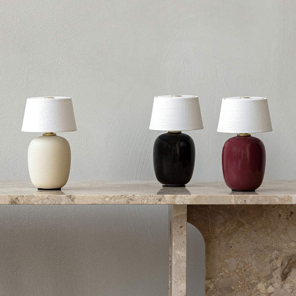 Elegant Ceramic Table Lamp with Touch Control and USB Charging – Black and Gold Accent Bedside or Desk Lamp for Living Room 6