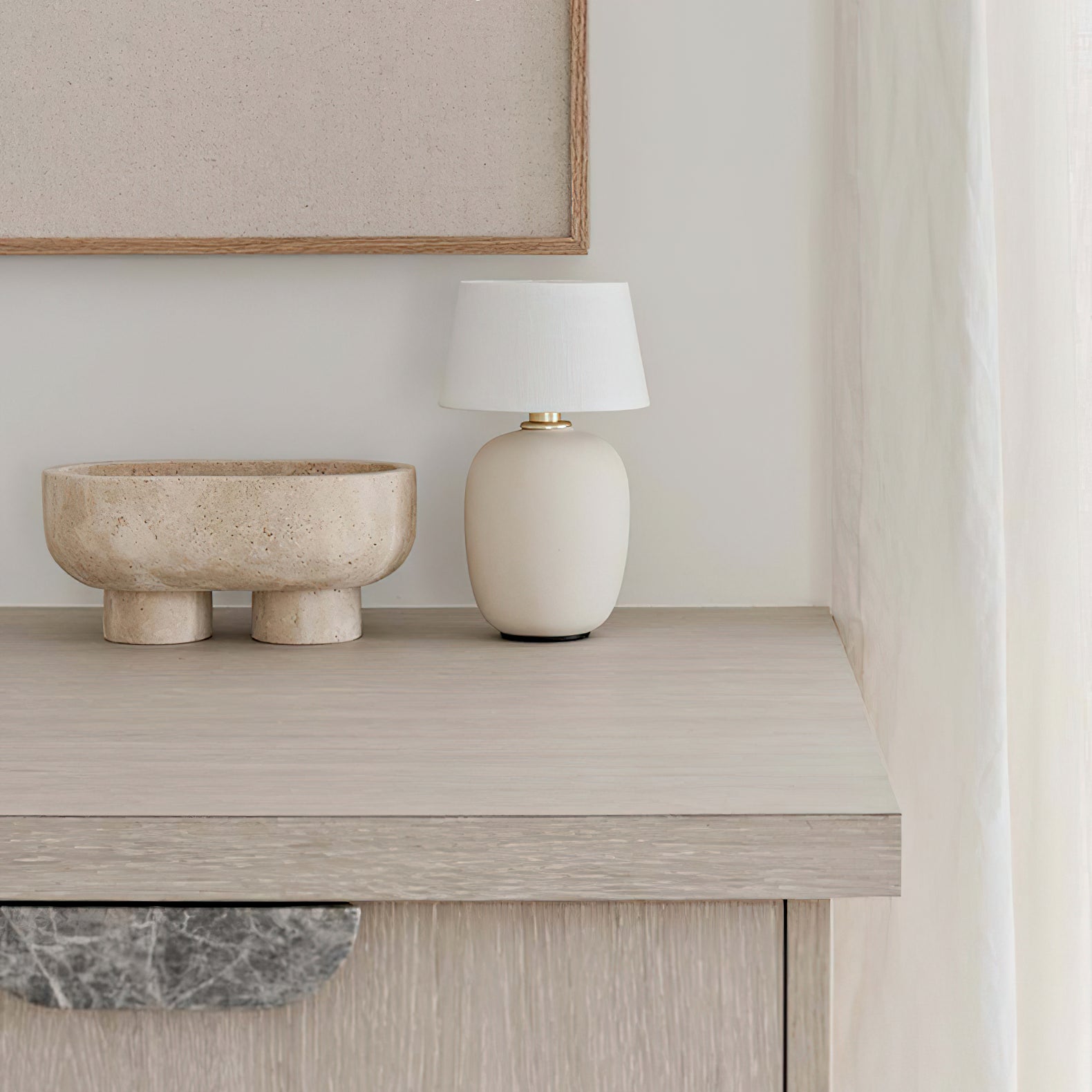 Elegant Ceramic Table Lamp with Touch Control and USB Charging – Black and Gold Accent Bedside or Desk Lamp for Living Room 7