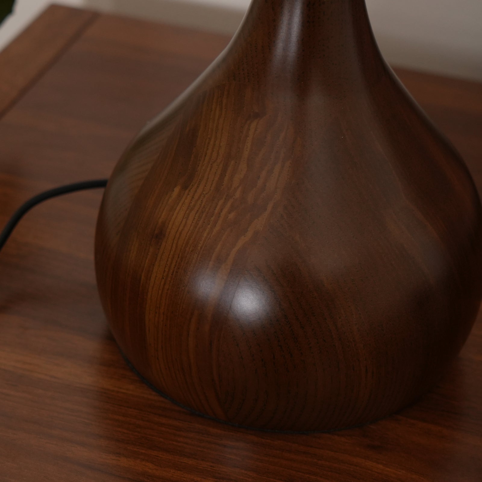 Elegant Glass Table Lamp with Adjustable LED Color Temperatures – Brass and Wood Design for Living Room or Bedroom 7