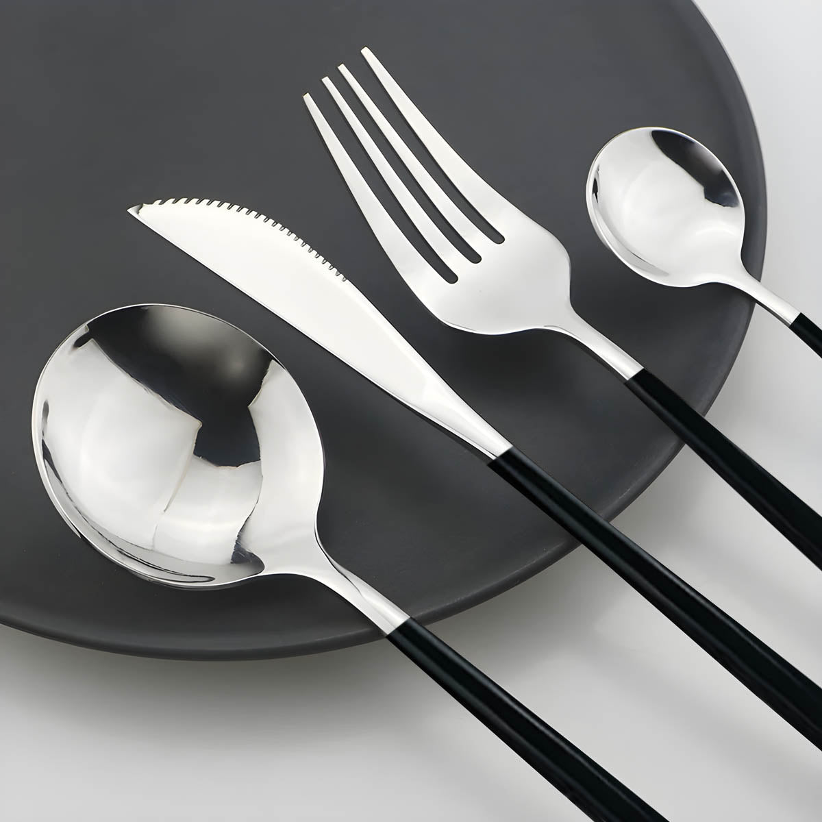 Elegant Stainless Steel Cutlery Set with Gold Finish and Black Handles – Modern Dining Essentials 3