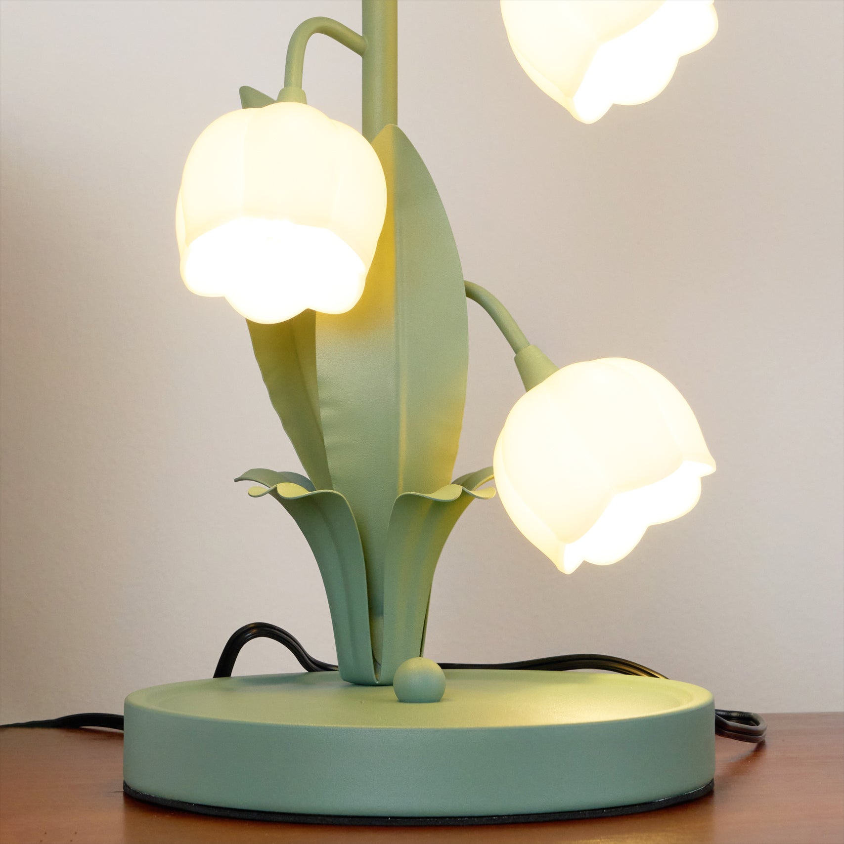 Modern Bell Orchid Table Lamp with Metal Frame and Orchid Pattern Shade – Indoor Lighting 8