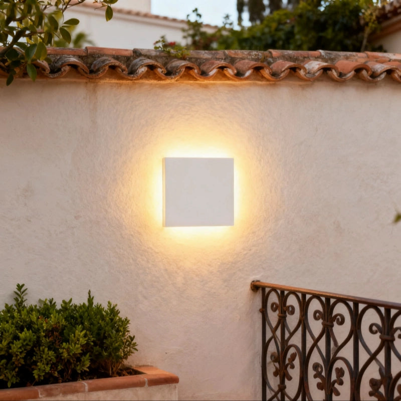 Modern Outdoor Wall Light – Square LED Lantern in Durable Aluminum for Garden and Exterior Use, IP65 Rated 2