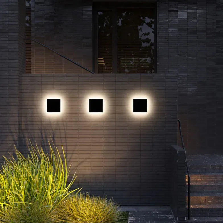Modern Outdoor Wall Light – Square LED Lantern in Durable Aluminum for Garden and Exterior Use, IP65 Rated 4