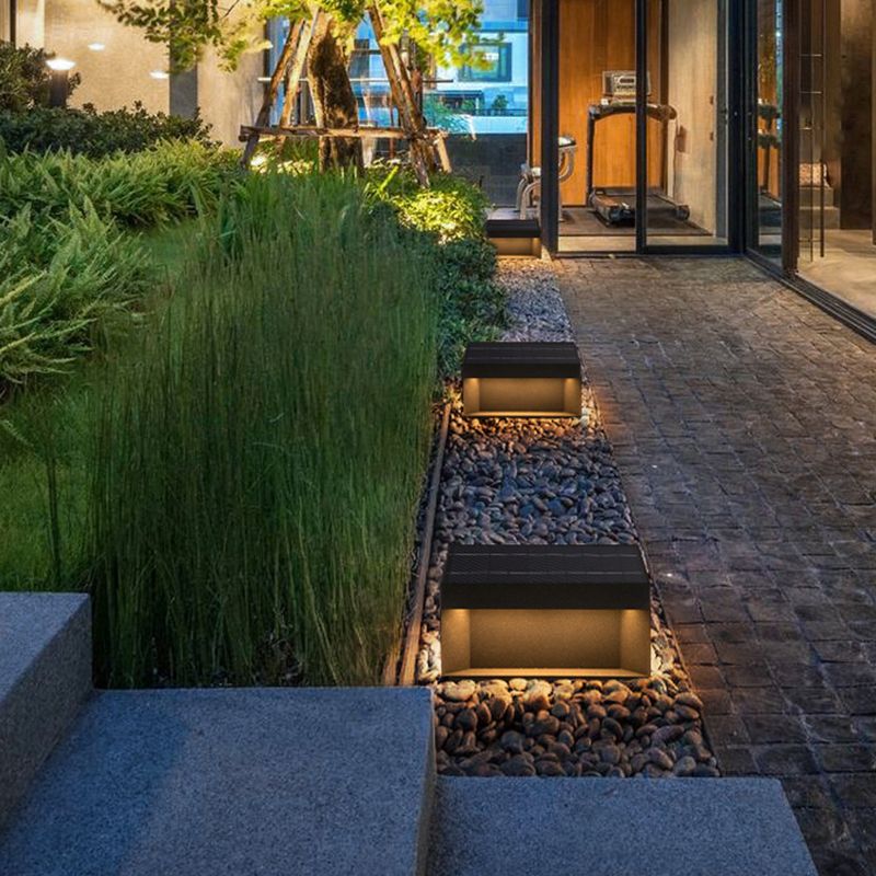 Modern Solar Outdoor Post Lamp – Weather-Resistant LED Garden Lights for Pathways and Driveways 3