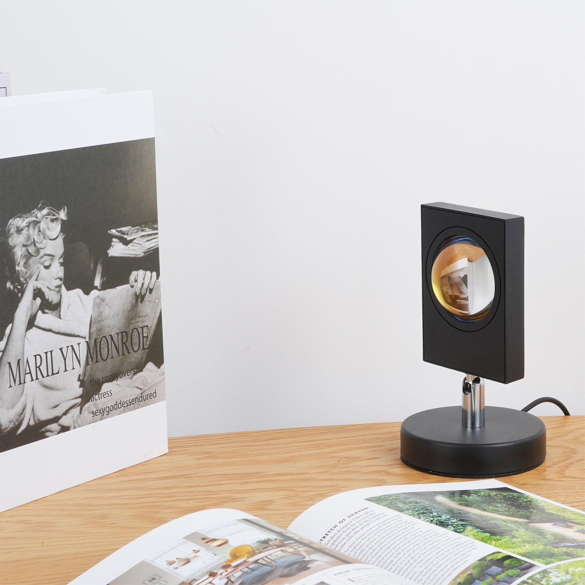 Modern Table Lamp with Color Projection – Anodized Aluminum LED Bedside Lamp in Sunset Red for Living Room or Bedroom 3