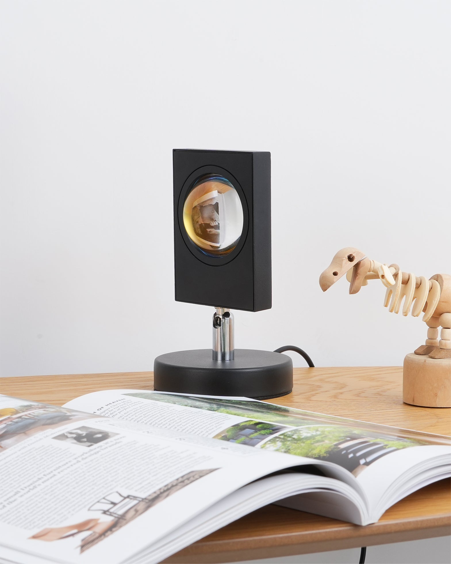 Modern Table Lamp with Color Projection – Anodized Aluminum LED Bedside Lamp in Sunset Red for Living Room or Bedroom 5