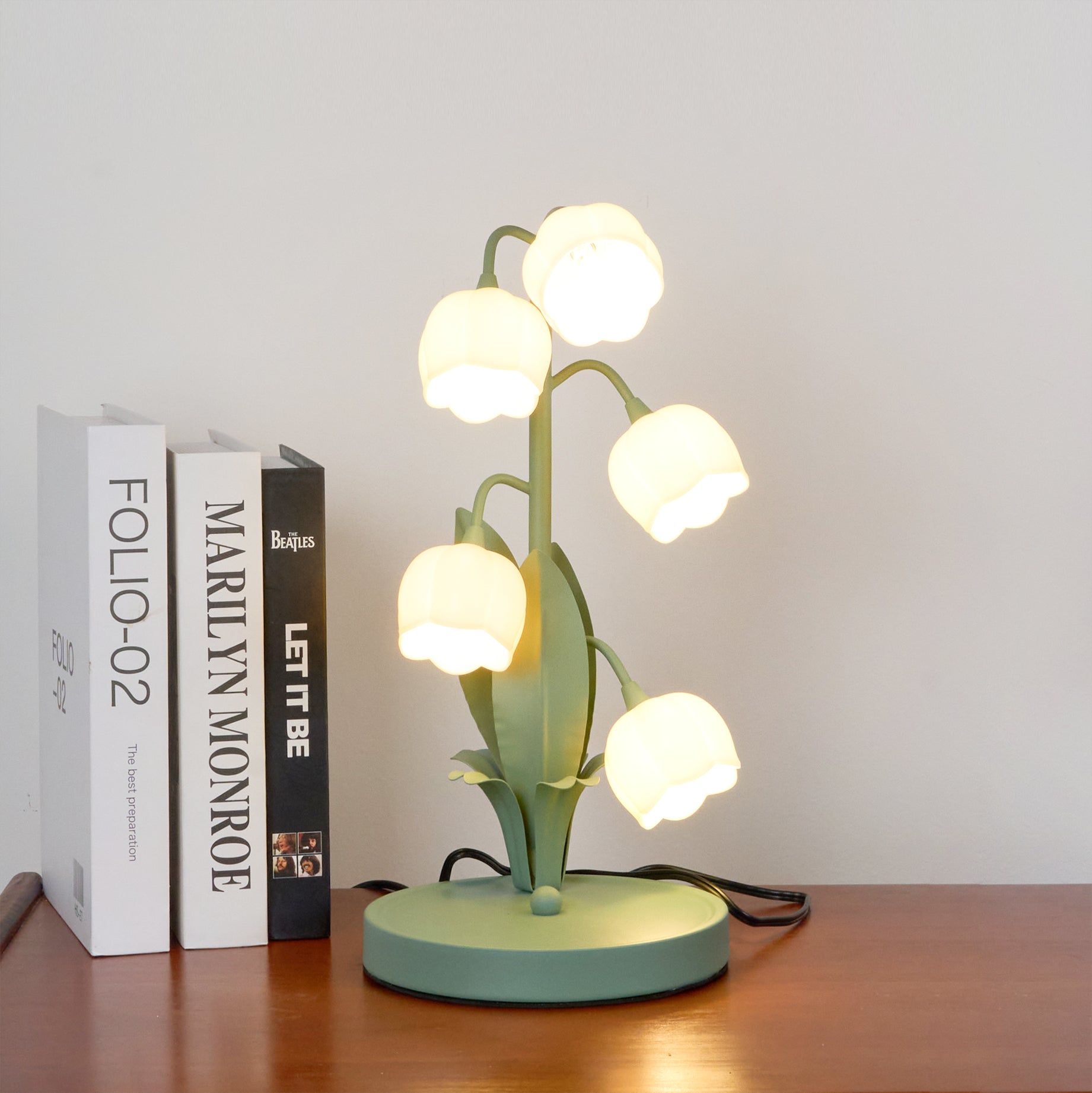Modern Table Lamp with Orchid Pattern Shade and Metal Frame – Elegant Bedside or Desk Lamp for Cozy Indoor Decor 6