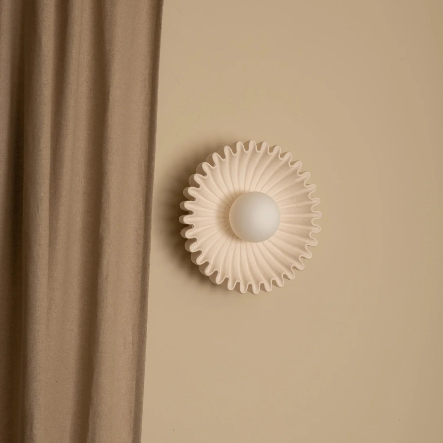 Nordic Floral Wall Light – Elegant Wall Sconce for Home Decor, Energy Efficient and Easy to Install, LED Compatible 5