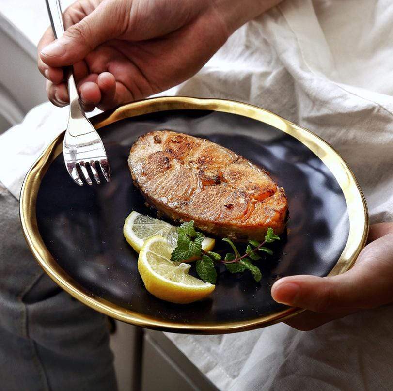 Onyx Plate Set of 2 – Elegant Fine Porcelain Plates with Gold Edges 2