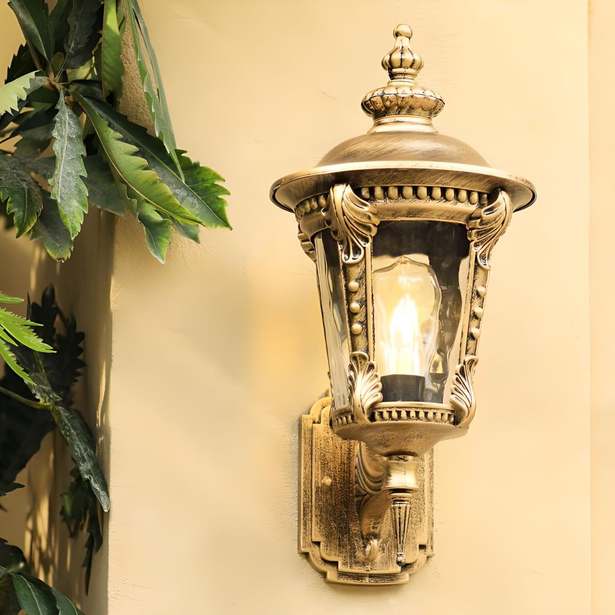 Outdoor Vintage Glass Wall Light Lantern β Elegant Aluminum and Glass Sconce for Patios and Gardens