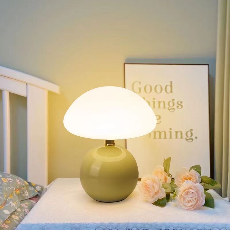 French Mushroom Lamp – Cream Table Light – Soft Ambient Glow – Retro Design