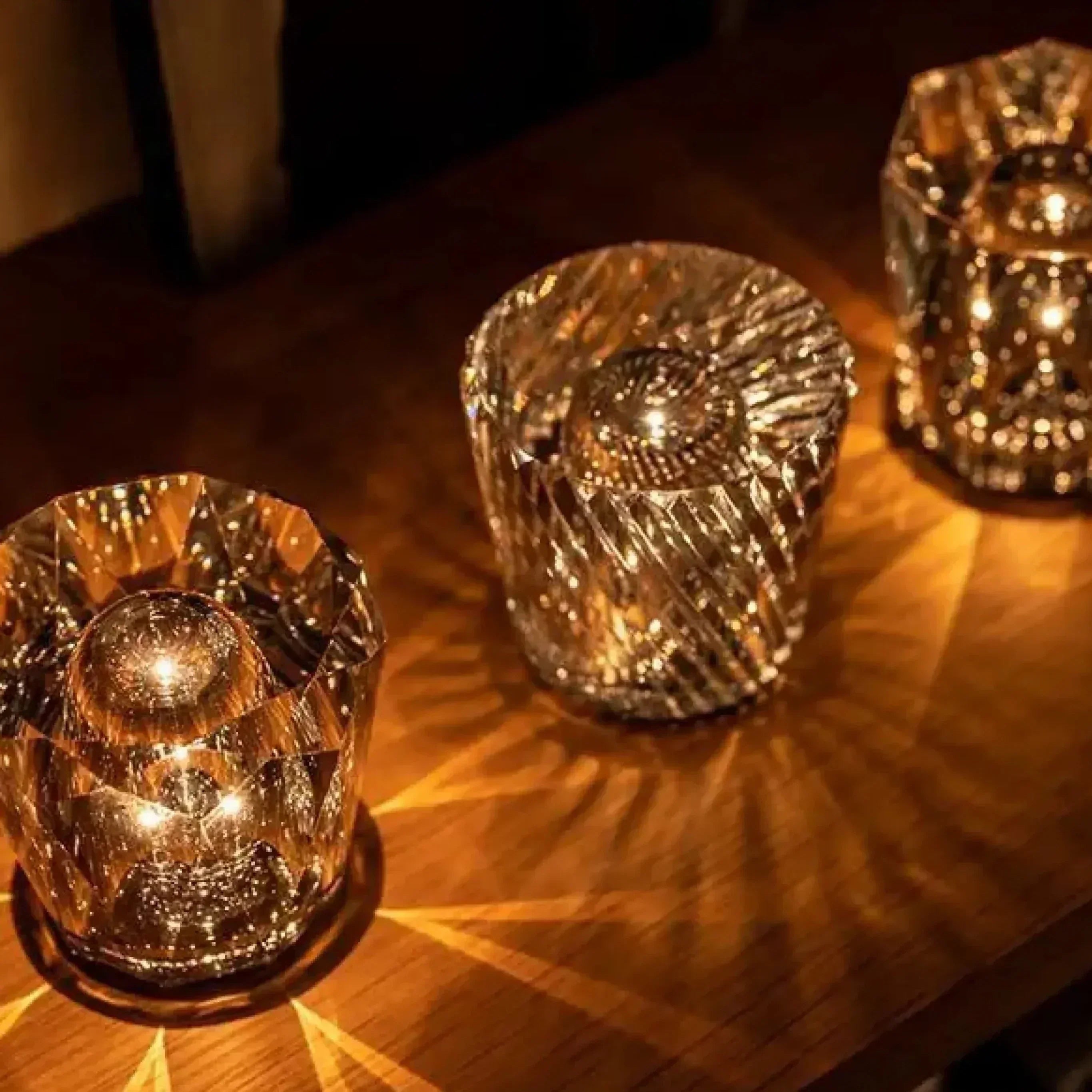 Rechargeable LED Crystal Table Lamp – Elegant Cordless Bedside Lamp with Diamond Design and Wireless Convenience 1