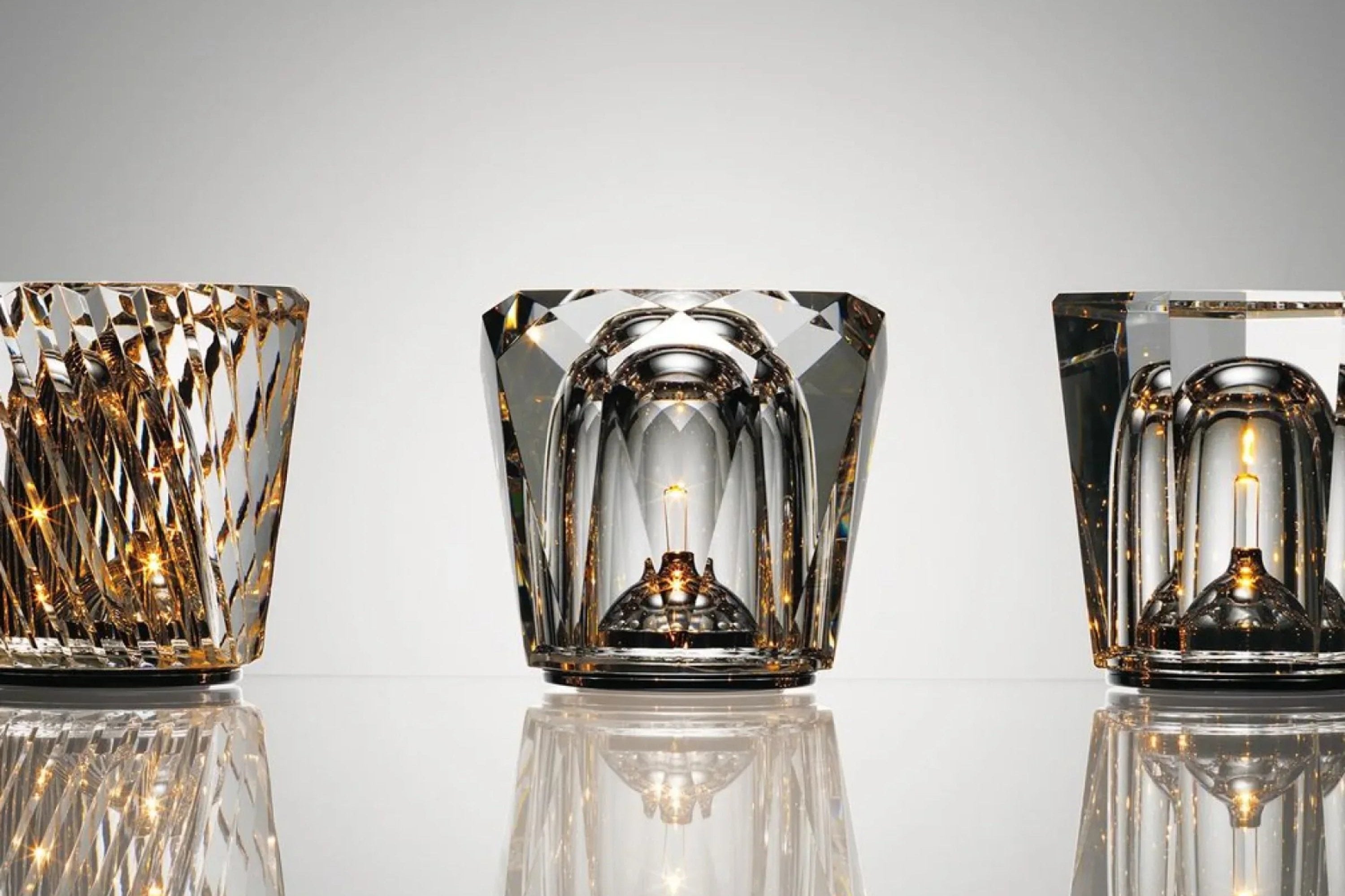 Rechargeable LED Crystal Table Lamp – Elegant Cordless Bedside Lamp with Diamond Design and Wireless Convenience 6