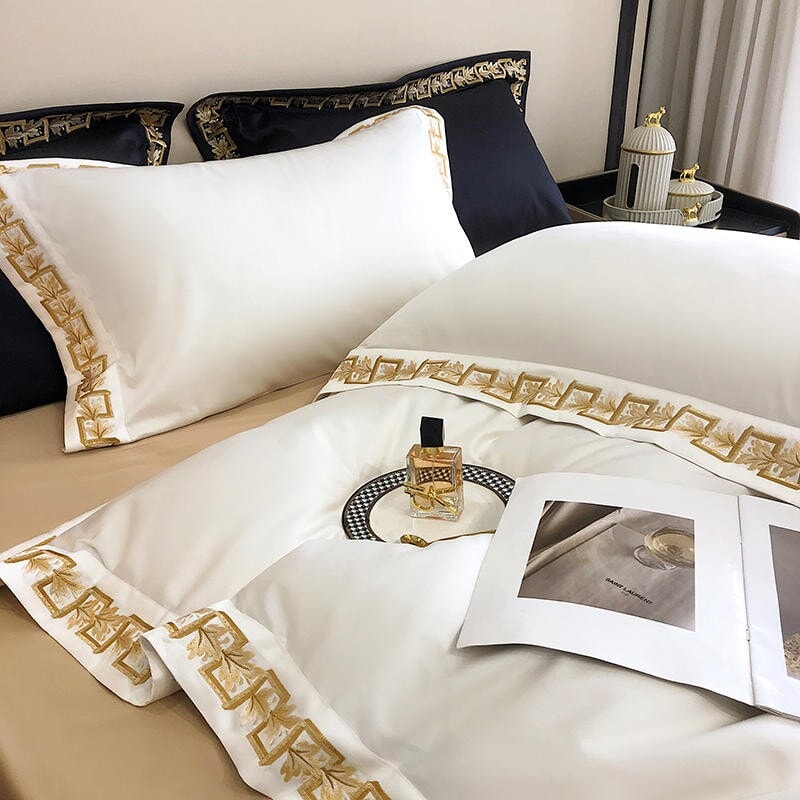 Set of 2 Baroque Pillowcases in White and Black with Golden Embroidery – 100% Egyptian Cotton, Standard Size, Luxurious Design 4