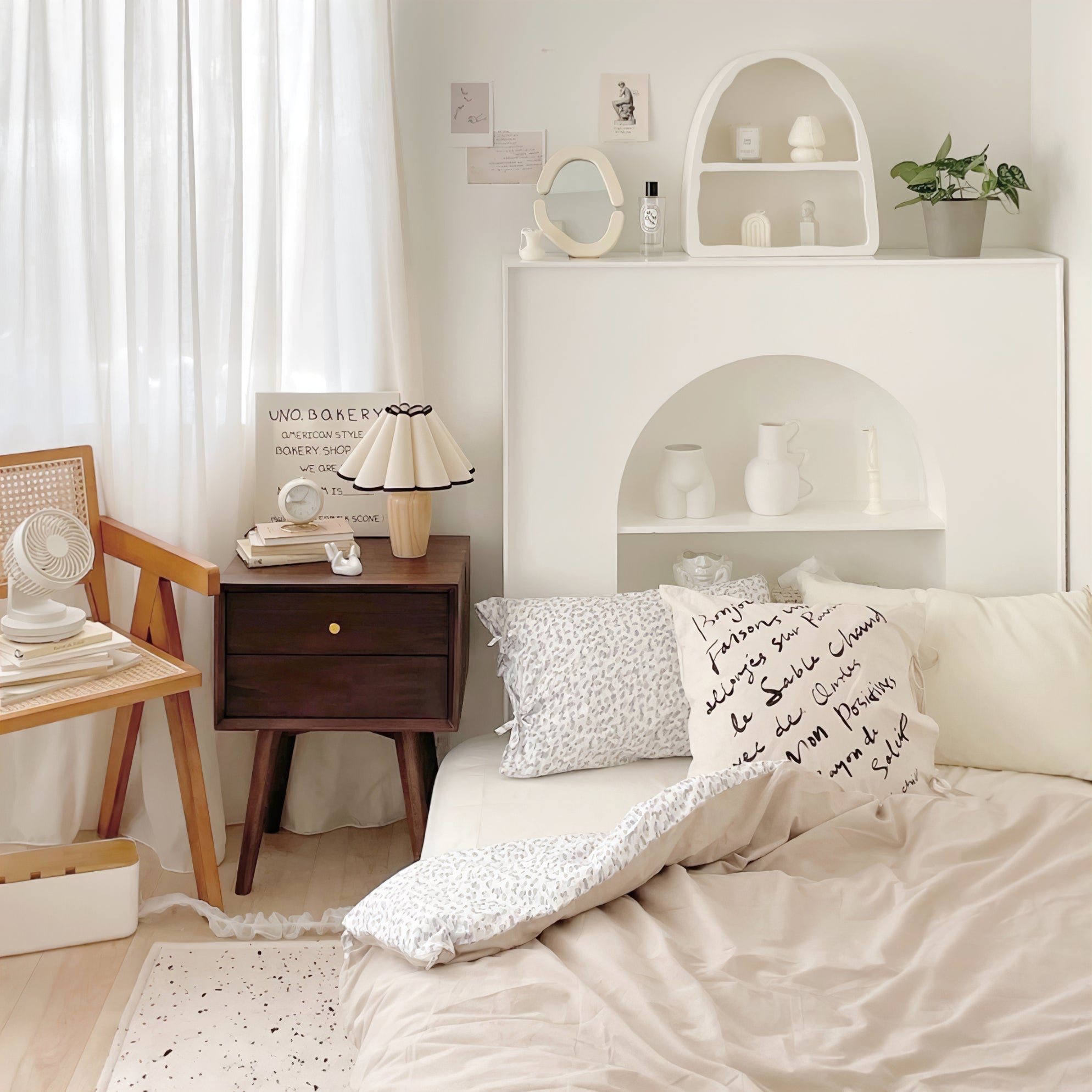 Vintage Fluted Table Lamp with Wooden Base – Elegant Bedside or Living Room Lighting 4