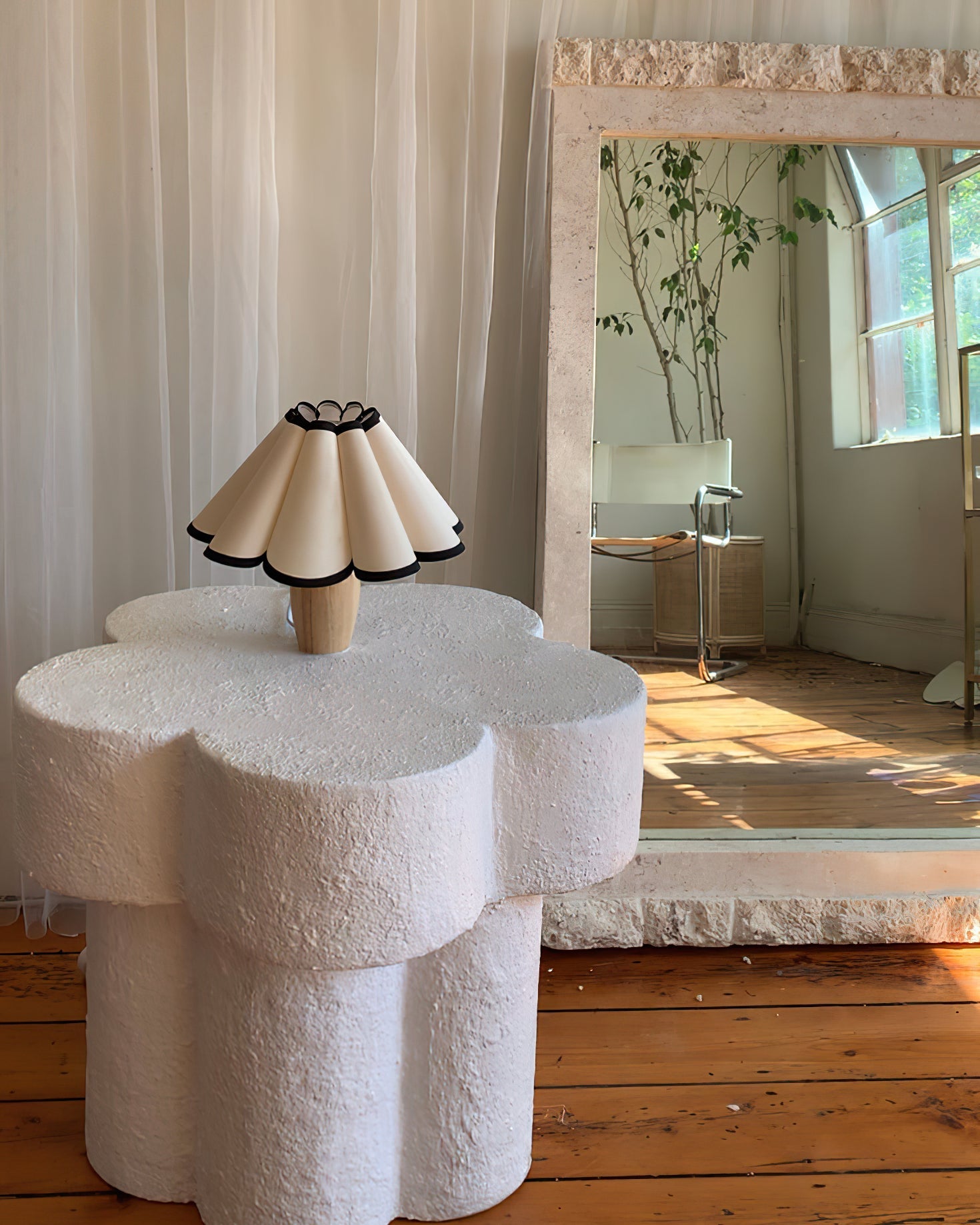 Vintage Fluted Table Lamp with Wooden Base – Elegant Bedside or Living Room Lighting 8