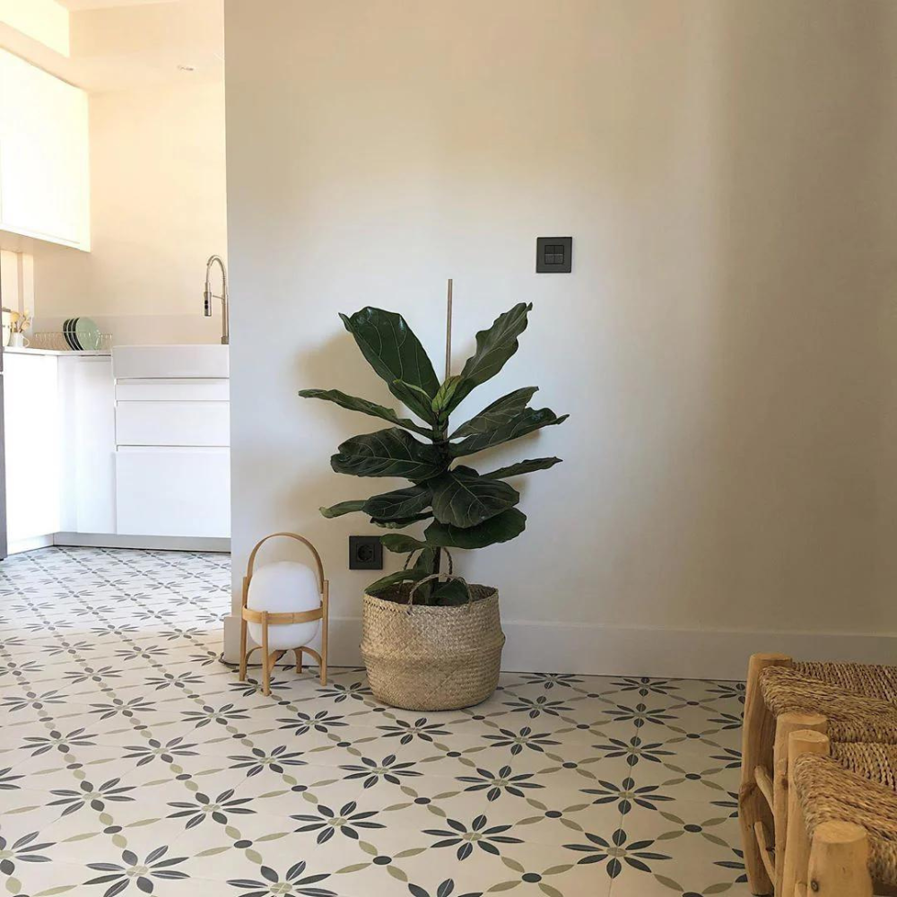 Vintage Lantern Table Lamp with Adjustable Brightness β Elegant Glass Design for Bedside or Living Room 1