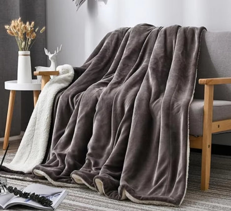 Winter Blanket with Fur – 200x230cm Soft Polyester Throw for Cozy Comfort and Elegant Décor
