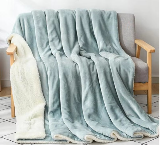 Winter Blanket with Fur – 200x230cm Soft Polyester Throw for Cozy Comfort and Elegant Décor