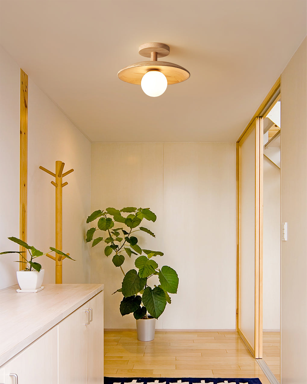 Wooden Ceiling Lamp with Glass Shade – Modern and Rustic Design for Low Ceilings 6