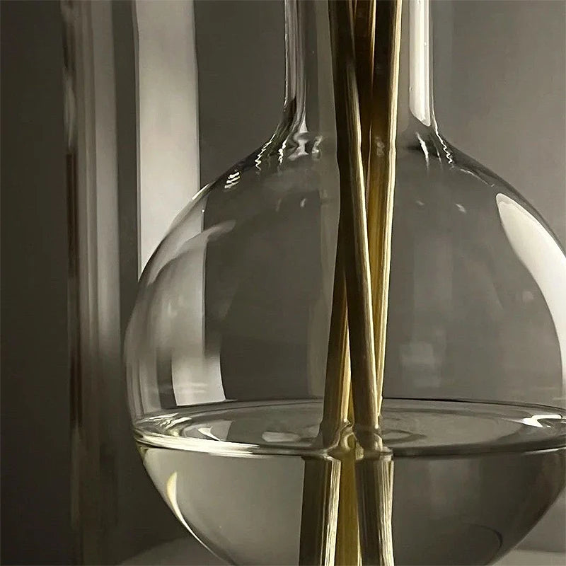 Elegant Glass Diffuser with 4 Fragrance Sticks – Modern Design for Essential Oils and Aroma Dispersion 2
