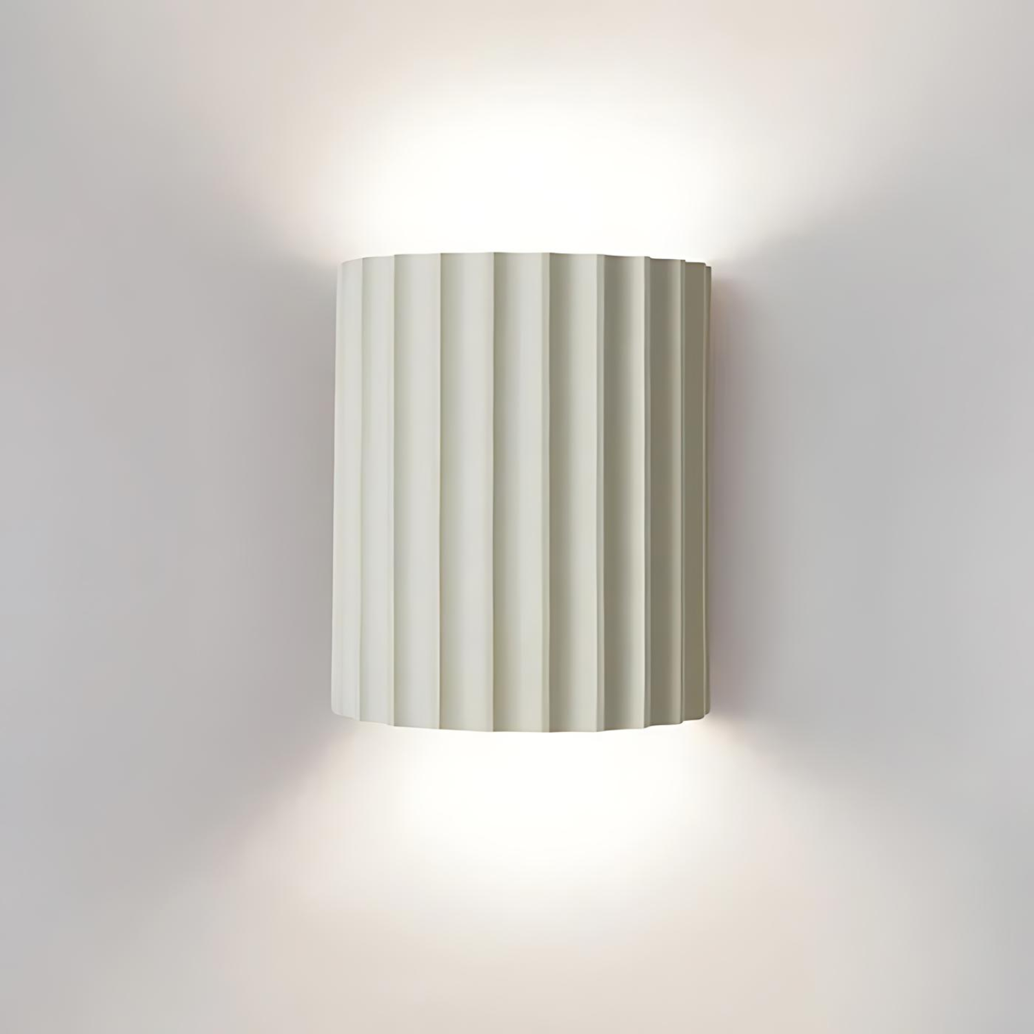 Elegant Wavy Wall Light Fixture for Living Rooms and Hallways – Stylish Wall Sconce in White or Brushed Nickel Finish 1