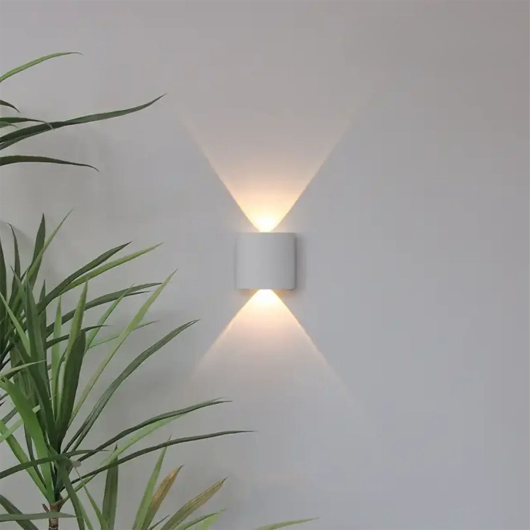 LED Wall Lamp with Focused Light for Indoor and Outdoor Walls