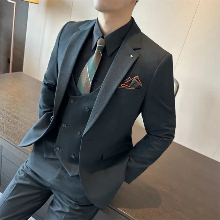 Men’s Modern Classic 3-Piece Wedding Guest Suit