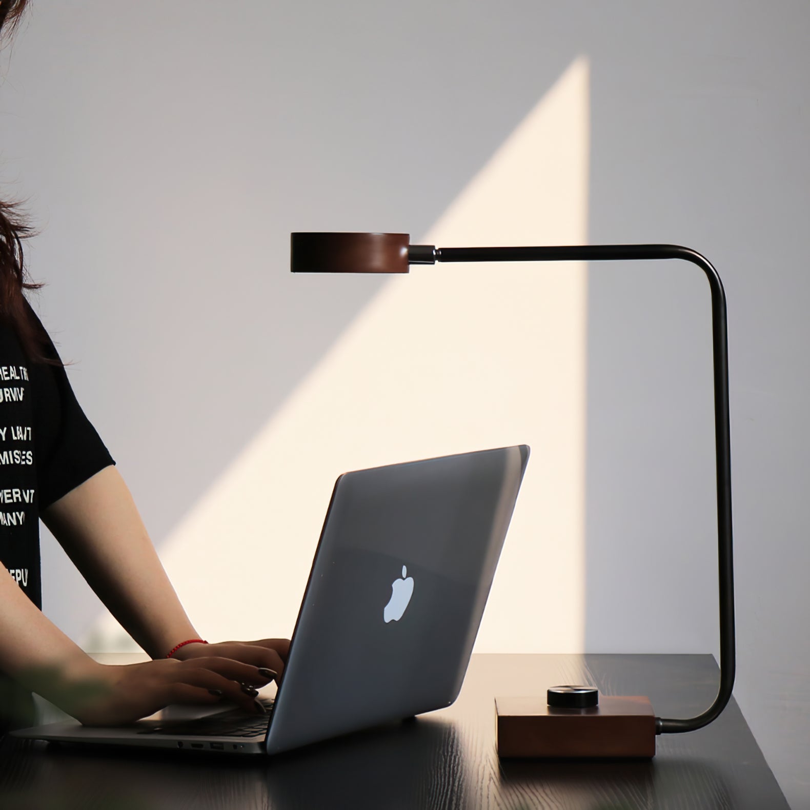 Modern Adjustable Table Lamp with Integrated LED Light – Black Finish, USB Charging for Bedside and Desk Use 3