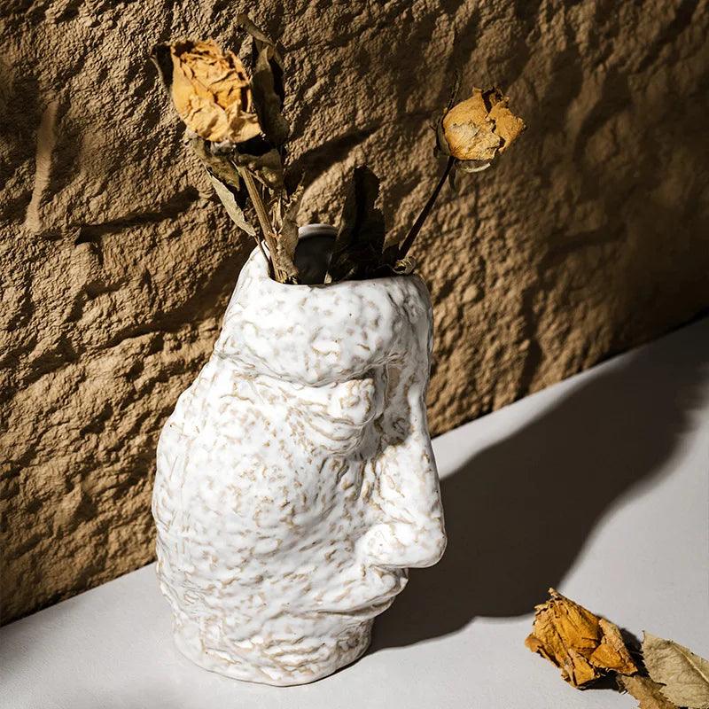 Modern Ceramic Flower Vase with Abstract Face Design – Decorative Home Accent for Unique Floral Arrangements 2