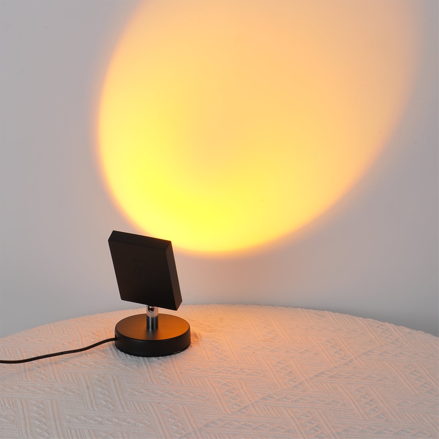 Modern Table Lamp with Color Projection – Anodized Aluminum LED Bedside Lamp in Sunset Red for Living Room or Bedroom 7