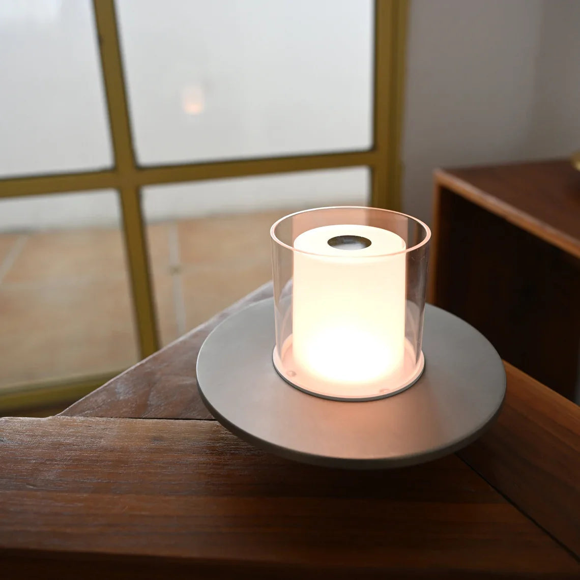Modern Touch Control Table Lamp – Cordless LED Bedside Lamp with Adjustable Brightness for Home and Outdoor Use 4