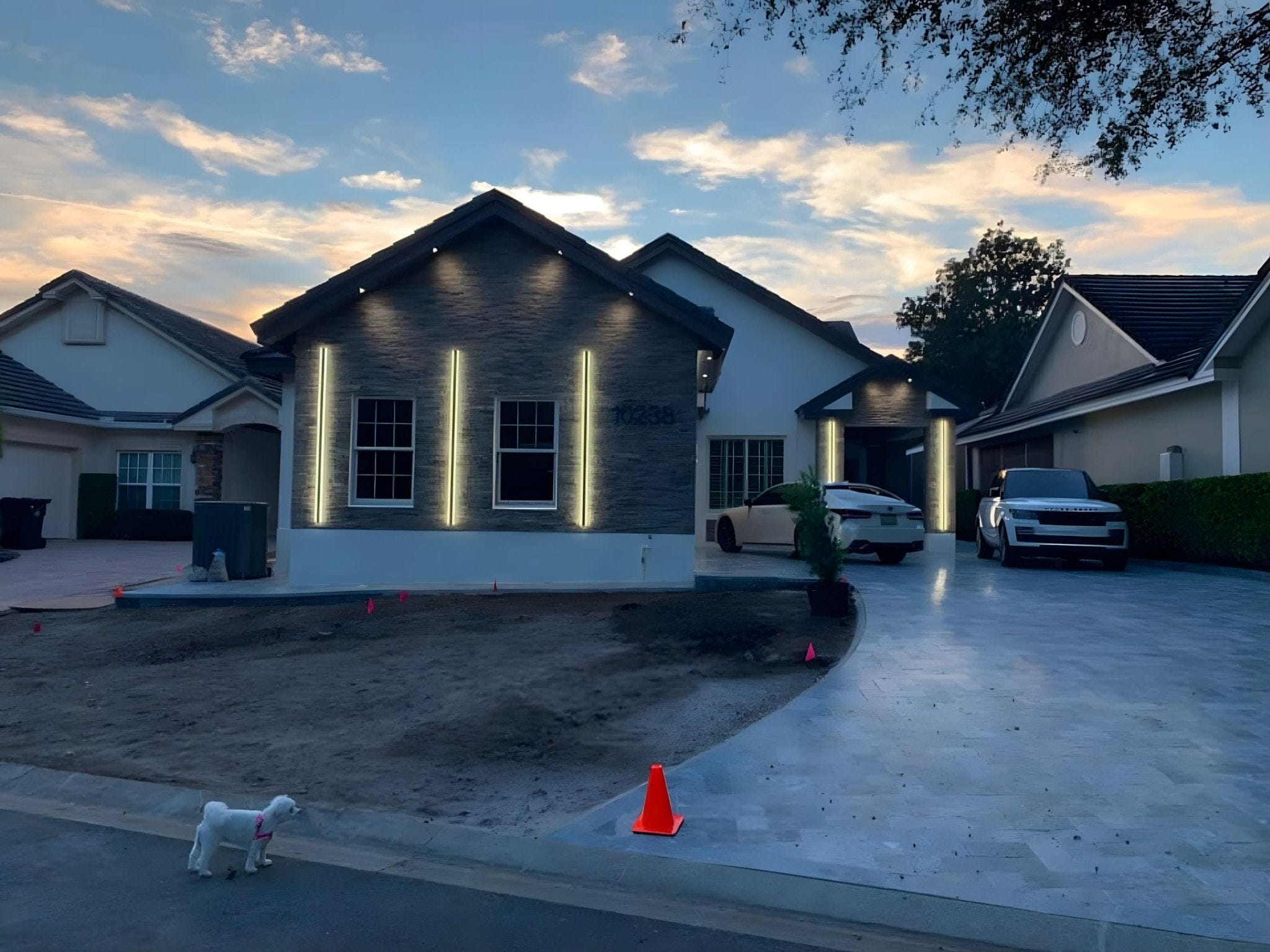 Modern Waterproof Black Outdoor Wall Light – IP65 LED Fixture with Dimmable Options for Patios and Gardens 1