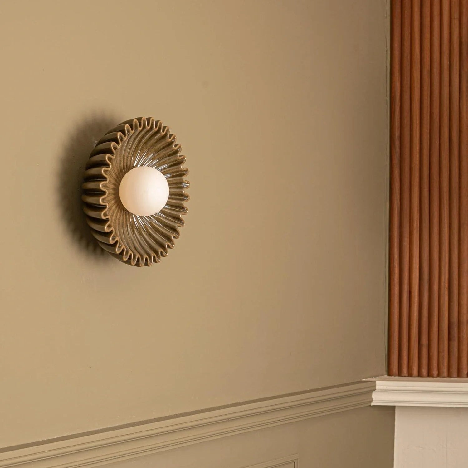 Nordic Floral Wall Light – Elegant Wall Sconce for Home Decor, Energy Efficient and Easy to Install, LED Compatible 6