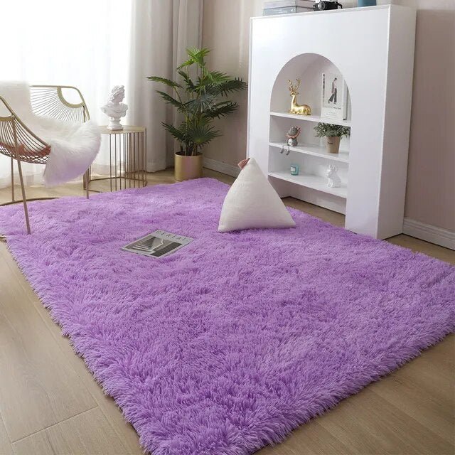 Plush Carpet with Non-Slip Backing and Modern Wilton Style