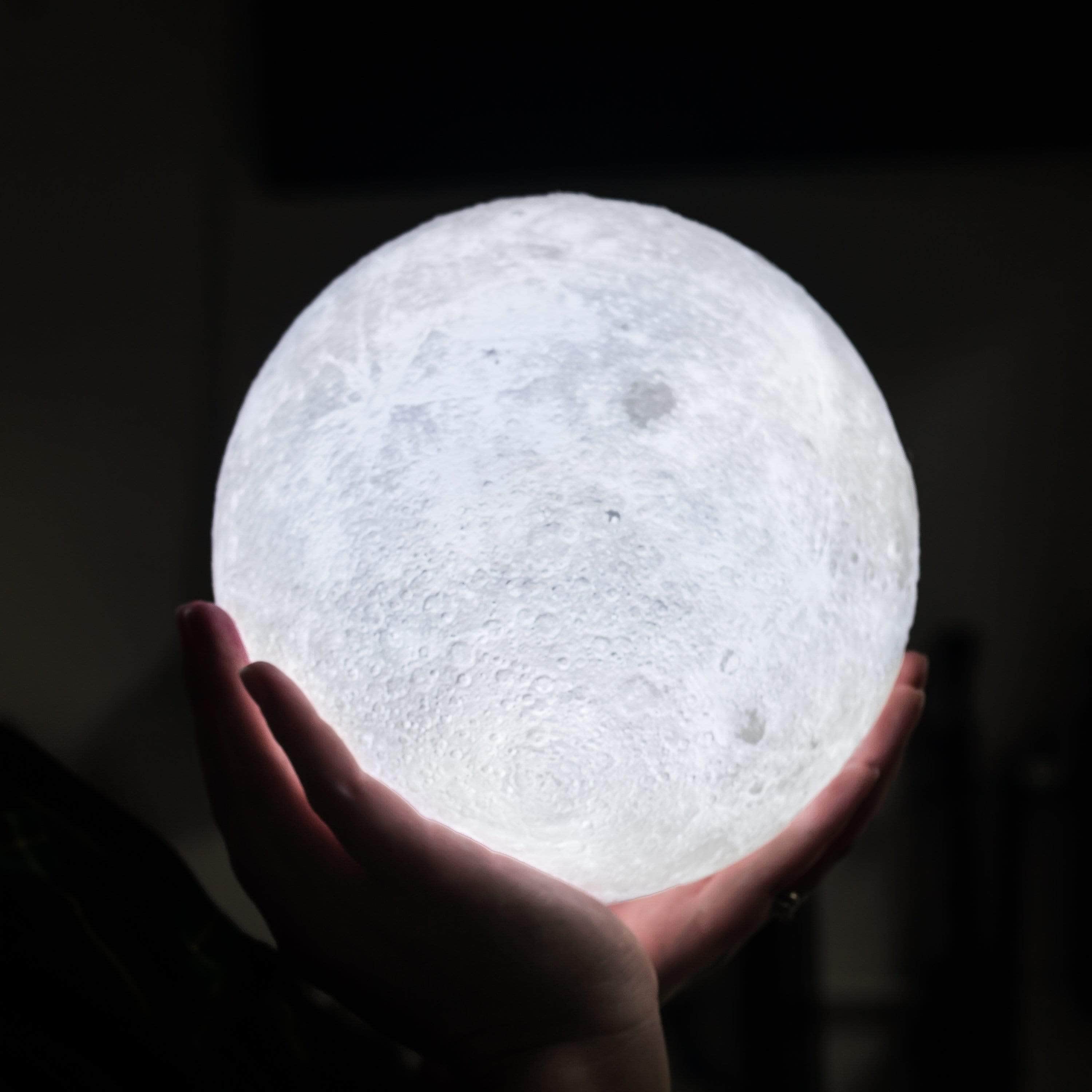 Rechargeable 3D Moon Night Light with Wooden Base – Portable LED Lamp in Two Sizes with Six Color Options 5