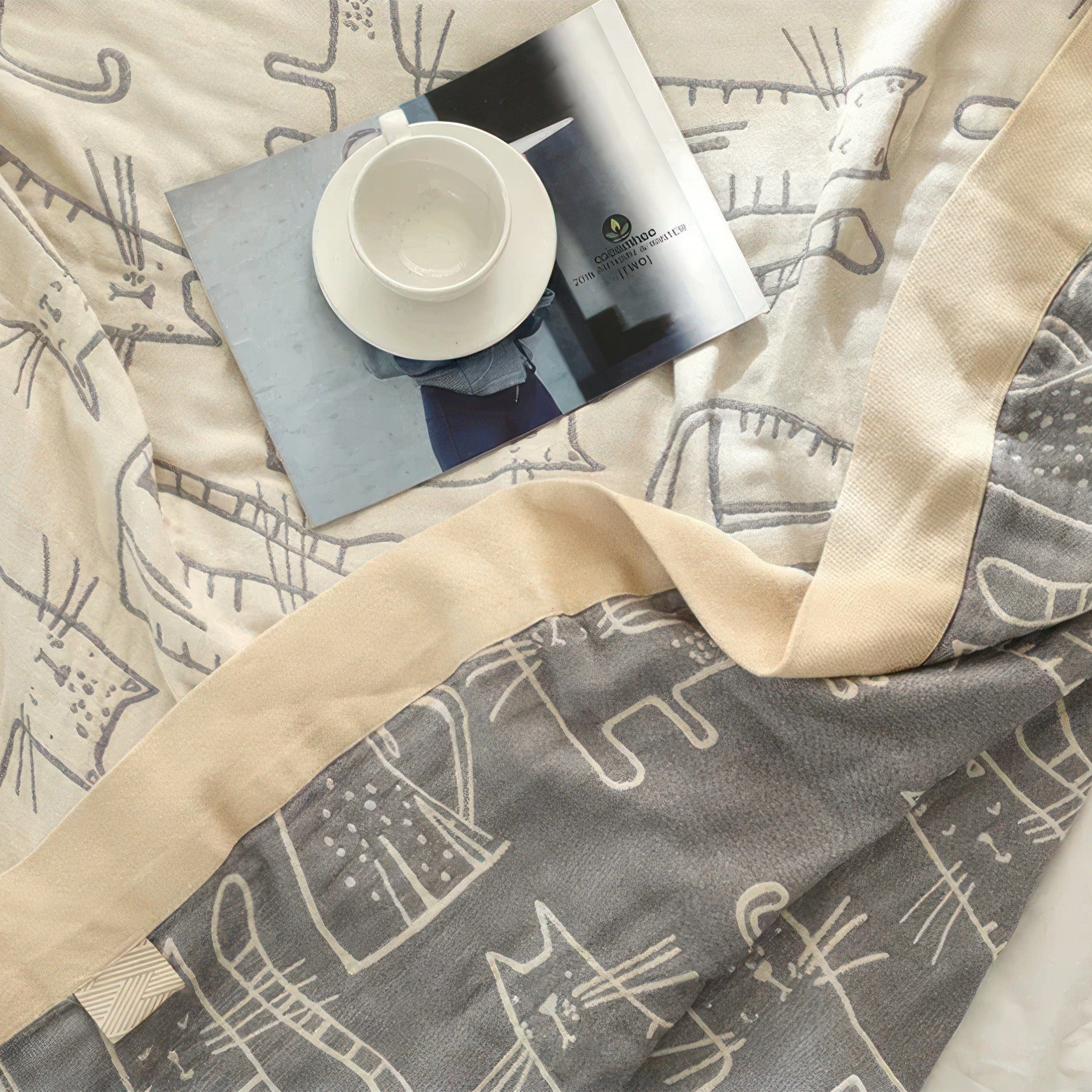 Reversible Cat Pattern Blanket – 100% Cotton Cozy Throw for Home Decor, Lightweight and Machine Washable 2