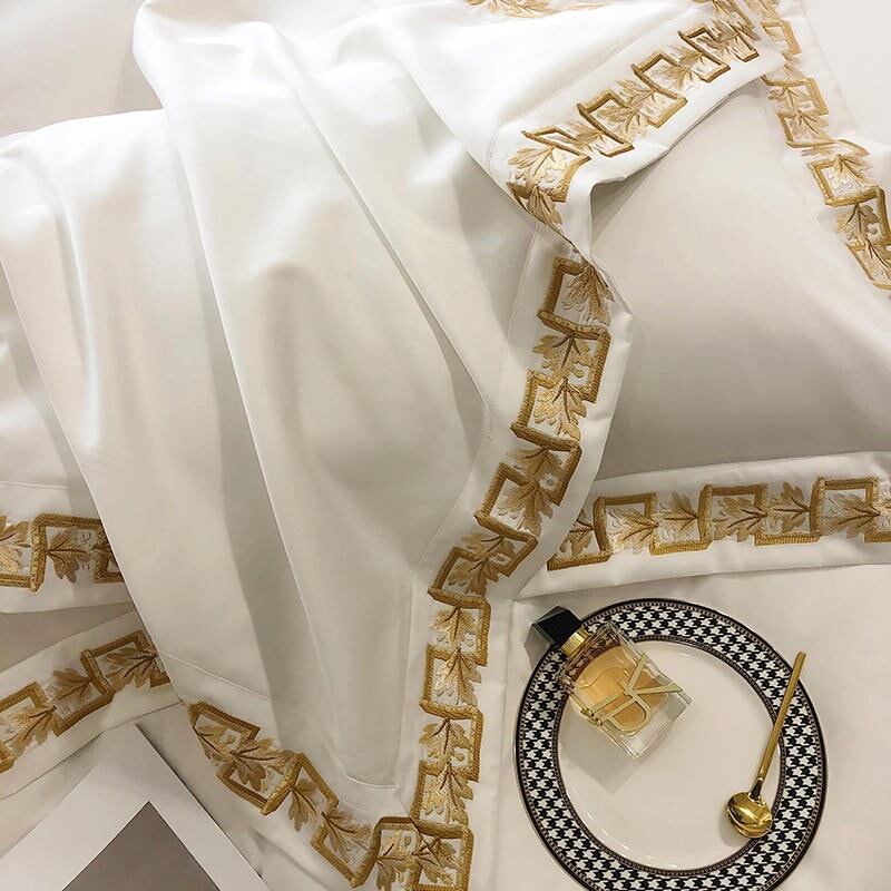 Set of 2 Baroque Pillowcases in White and Black with Golden Embroidery – 100% Egyptian Cotton, Standard Size, Luxurious Design 0