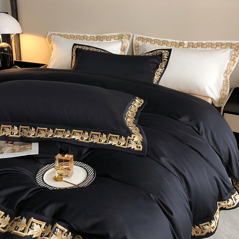 Set of 2 Baroque Pillowcases in White and Black with Golden Embroidery – 100% Egyptian Cotton, Standard Size, Luxurious Design 1