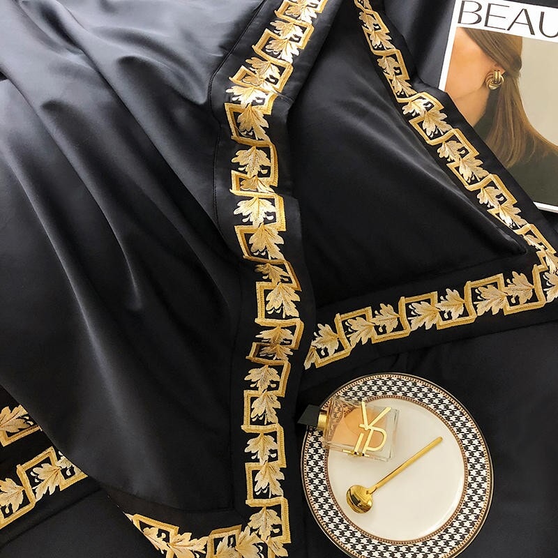 Set of 2 Baroque Pillowcases in White and Black with Golden Embroidery – 100% Egyptian Cotton, Standard Size, Luxurious Design 5