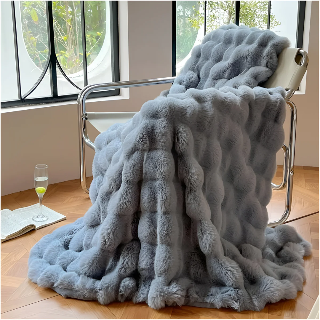 Ultra-Soft Fleece Blanket, Lightweight Plaid Throw for Home and Travel, Cozy Fluffy Design 3