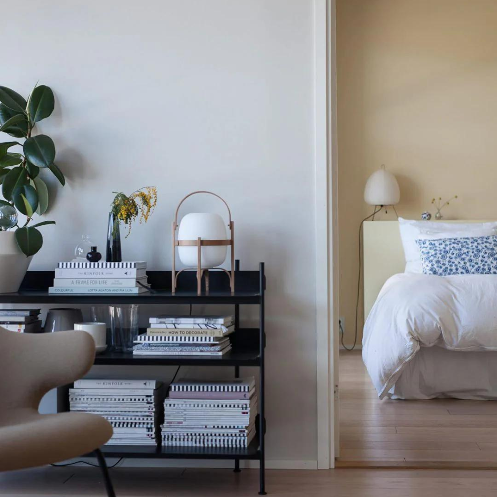 Vintage Glass Table Lamp with Adjustable Brightness – Classic Lantern Design for Living Room and Bedroom 5